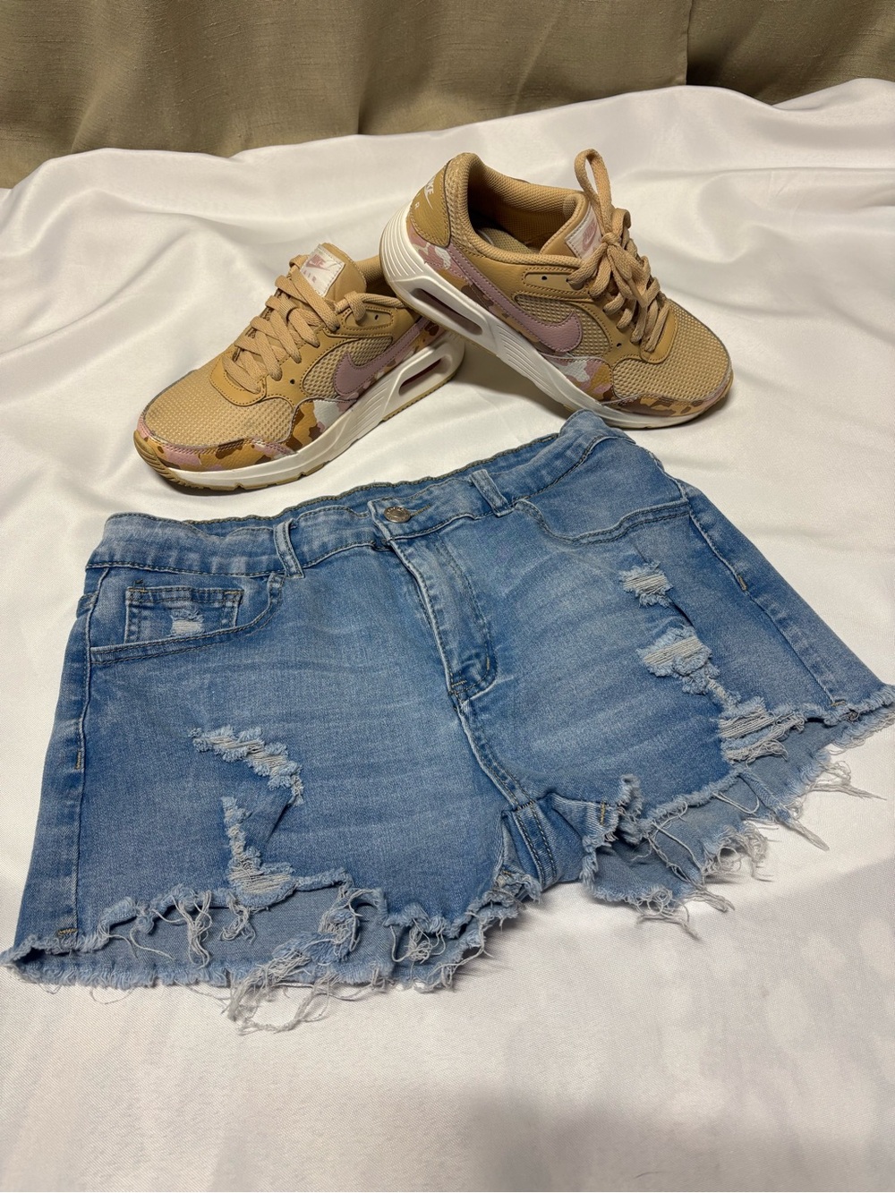SHEIN Light Blue Distressed Denim Shorts